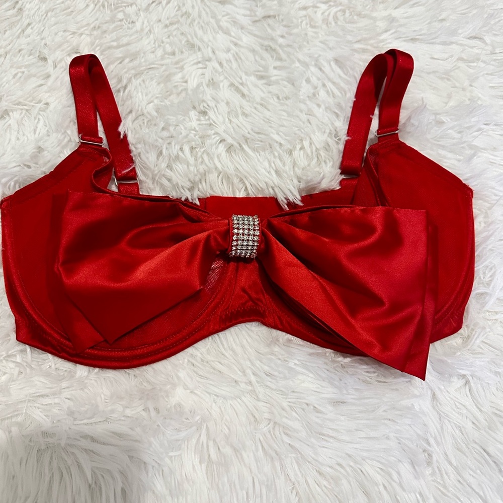 NWT! VICTORIA’S SECRET BOW DEMI BRA